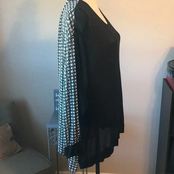 Cool black and white long sleeves top. From - Picture 3 of 7